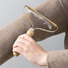 Load image into Gallery viewer, Portable Lint Remover
